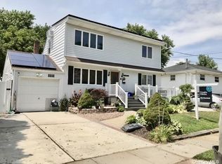 4056 Massachusetts Ave, Island Park, NY 11558