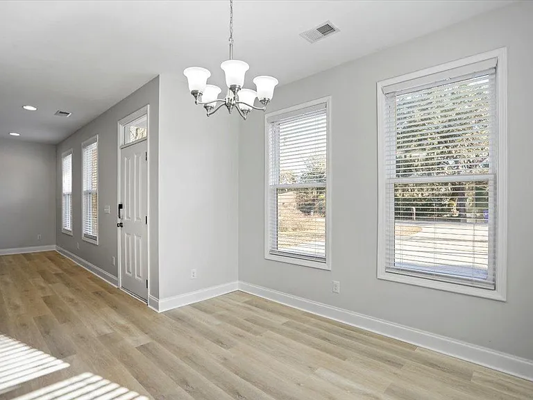 3636 Tower Dr — Photo 15