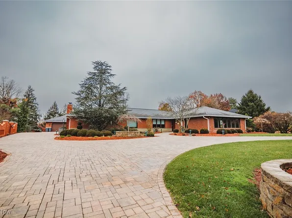 20 Meadowcrest Dr, Parkersburg, WV 26104