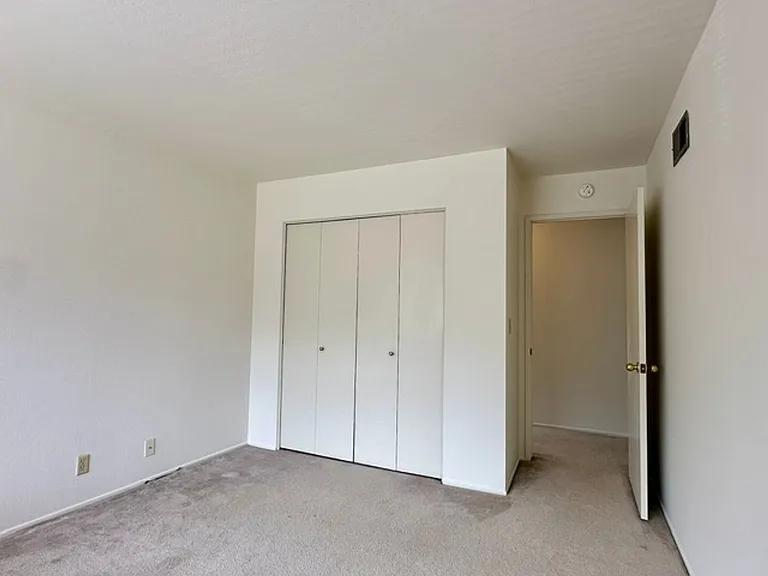 116 Granada Way — Photo 14