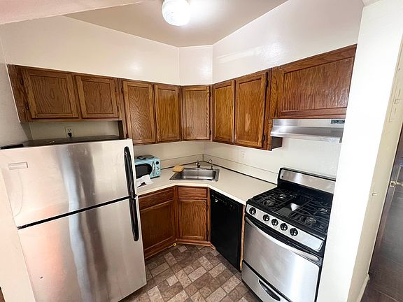 4th image of 20-48 42nd St #1A