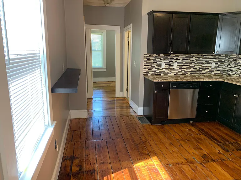 25 Arch St #1 — Photo 3