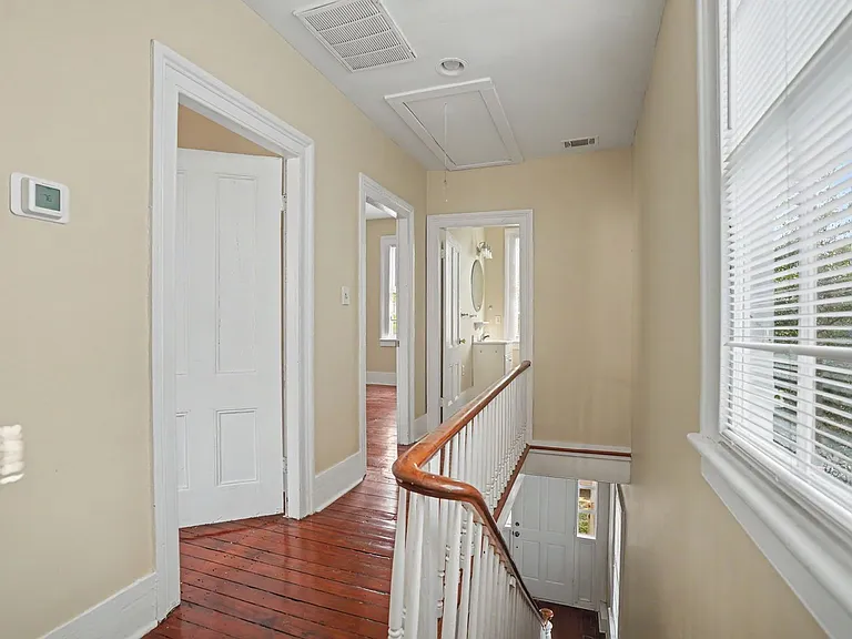 121 W Duffy St — Photo 28