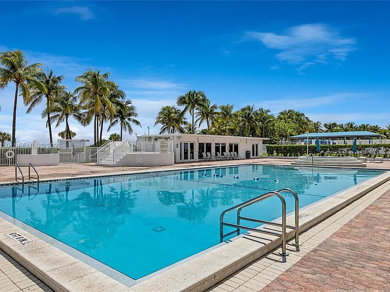 5005 Collins Ave #509 — Photo 46