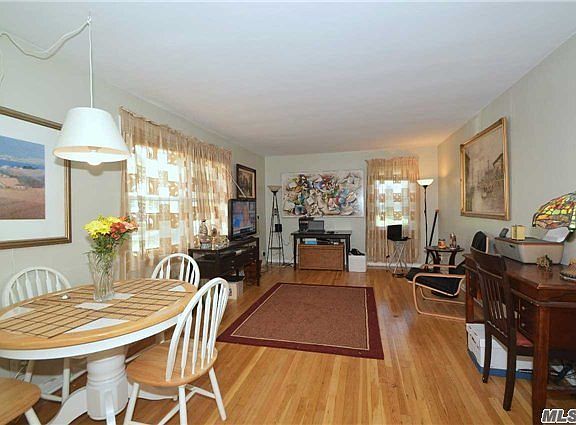 3rd image of 7119 252nd St