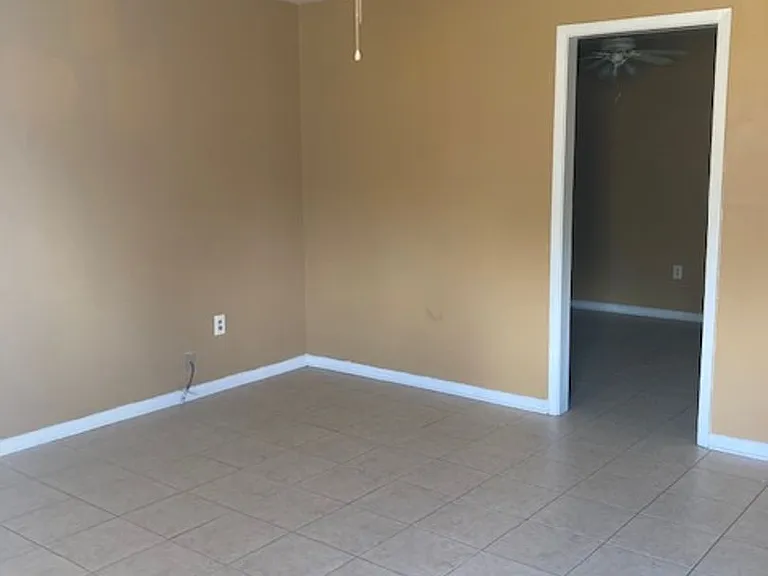 2606 W David Dr — Photo 2