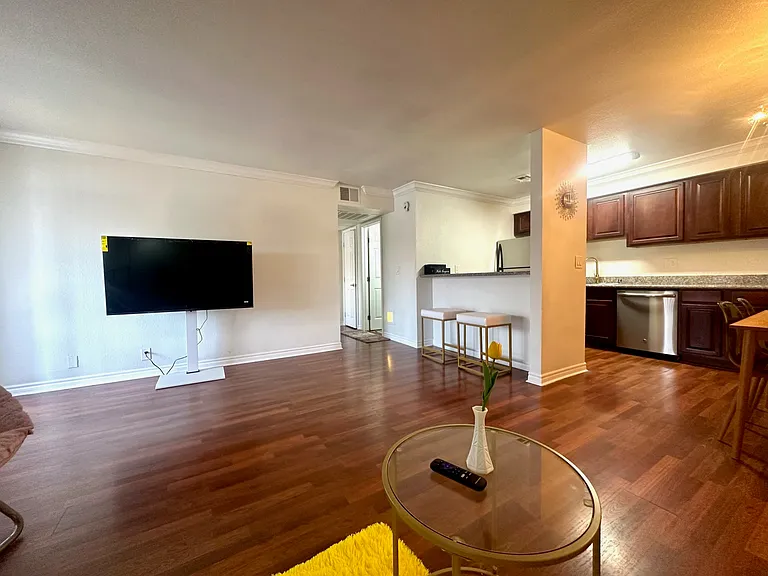 5201 River Glen Dr #166 — Photo 1