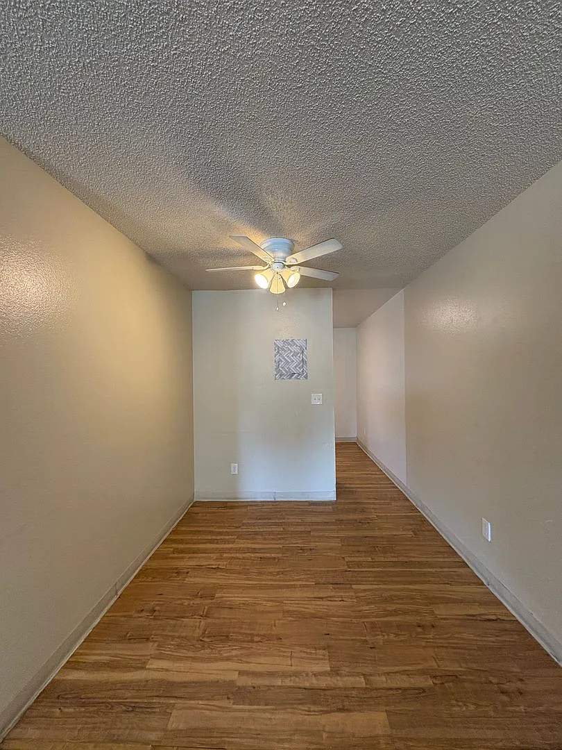 Cherry Tree 1969 #09 | 1 Month Free - 2 Bed/ 1 Bath Apartment In Southwest Denver! — Photo 4