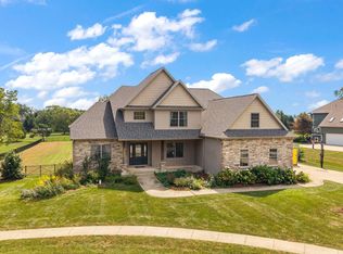 190 Buckskin Ln, Valparaiso, IN 46383