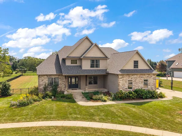 190 Buckskin Ln, Valparaiso, IN 46383