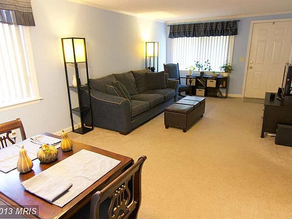 4th image of 117 Watermans Ct #6L