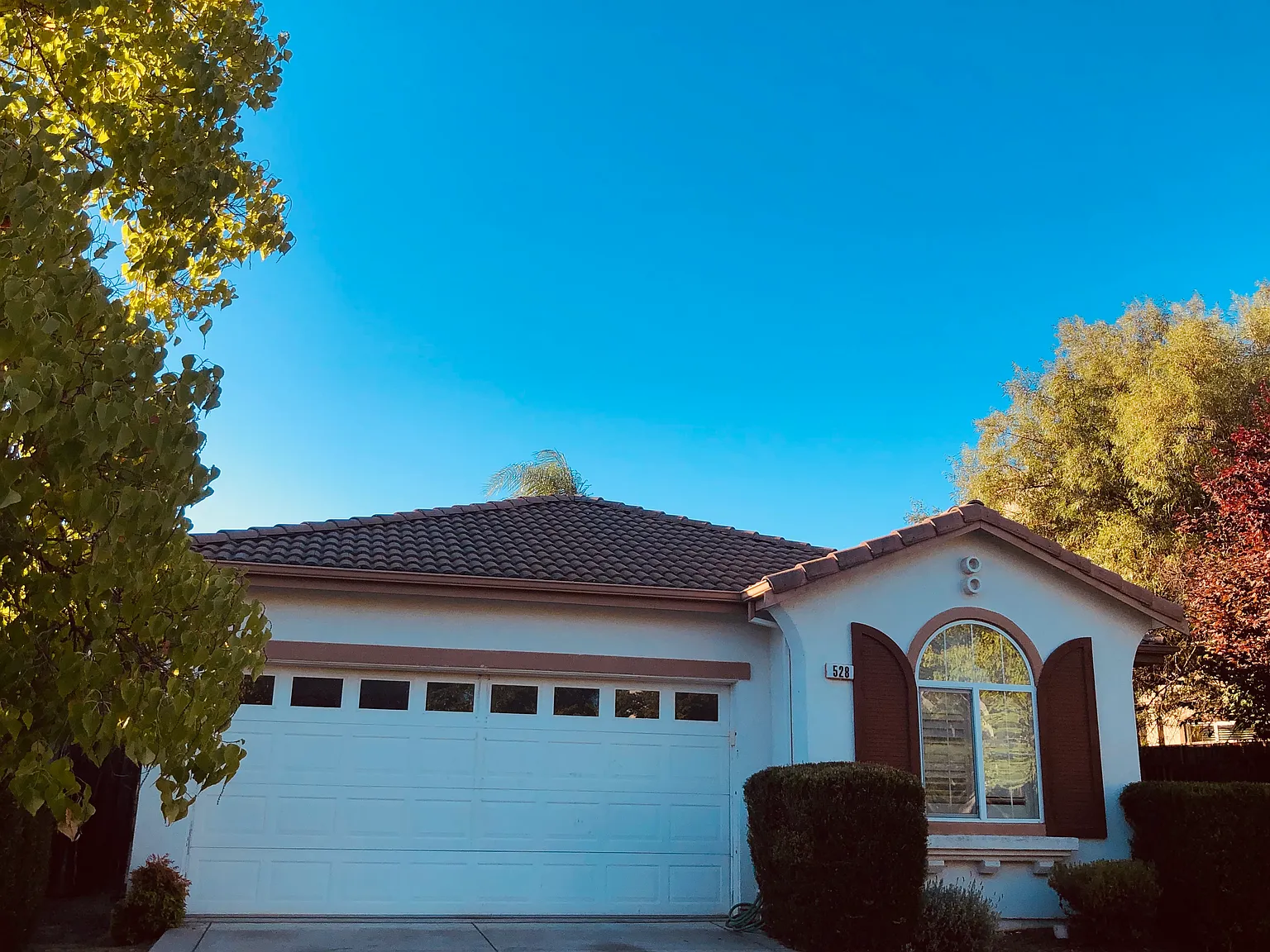 528 Taylor Dr photo 1