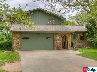 1124 Elizabeth Cir, Fremont, NE 68025