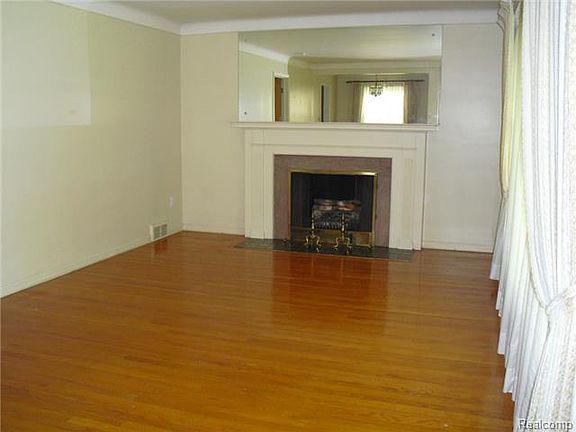 4th image of 8075 Virgil St