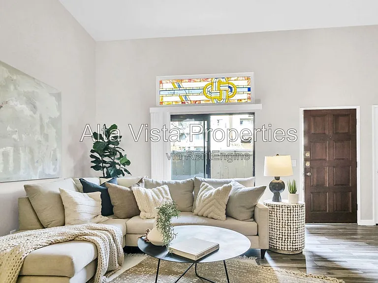 4082 Mahaila Ave #E — Photo 1
