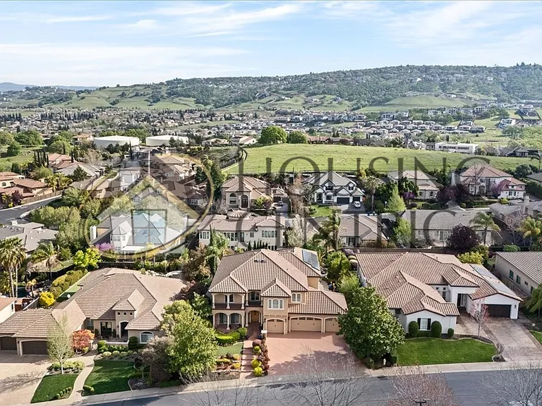676 Glen Mady Way — Photo 86