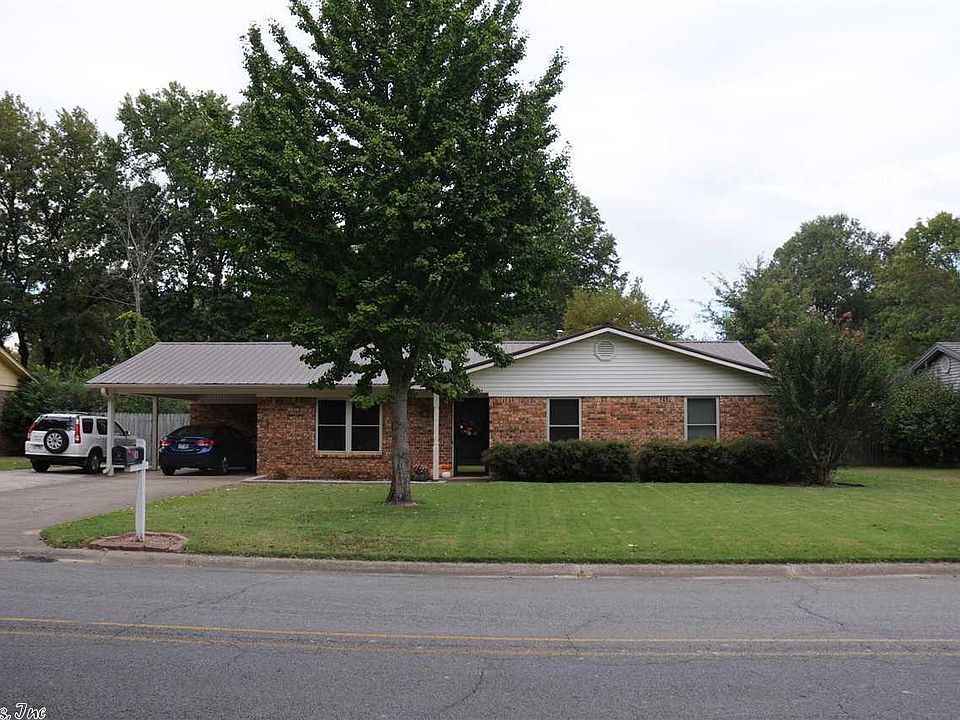 1st image of 18 Whippoorwill Dr