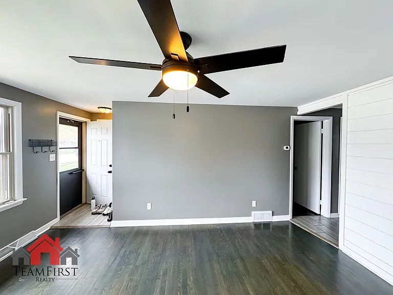 1446 Pilgrim St — Photo 6