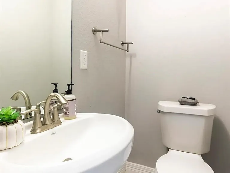 1413 Holly St #A — Photo 10