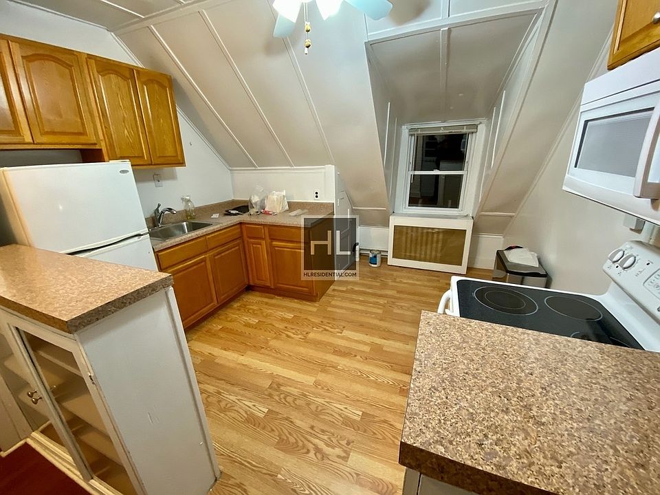 1st image of 90 70th St Floor 3