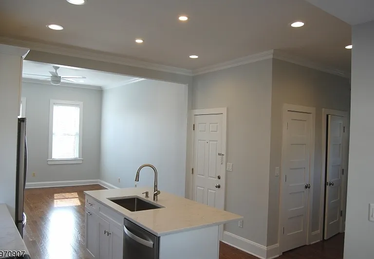 49 Park Ave — Photo 4