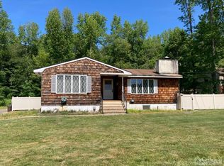 151 Fresh Ponds Rd S, Monroe Township, NJ 08831