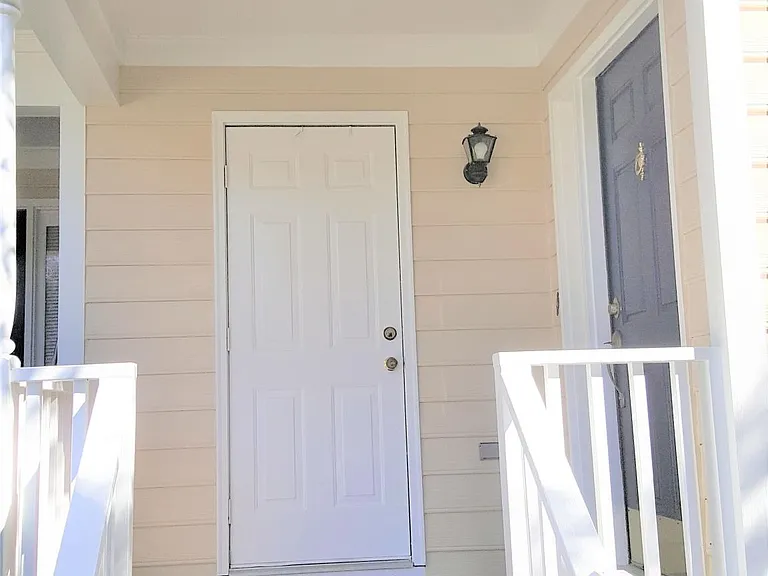 102 Duncan Ct #B — Photo 2