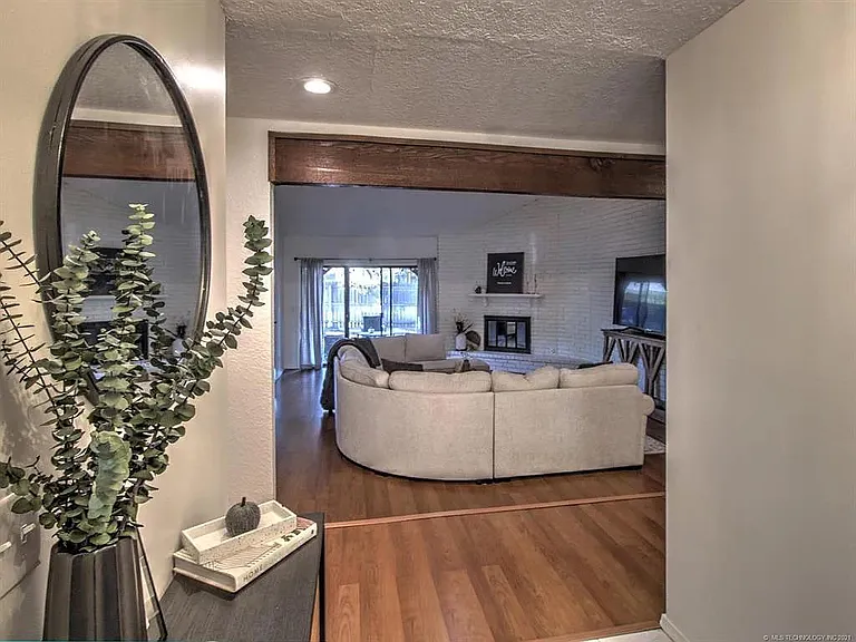 8917 S 70th East Ave — Photo 4