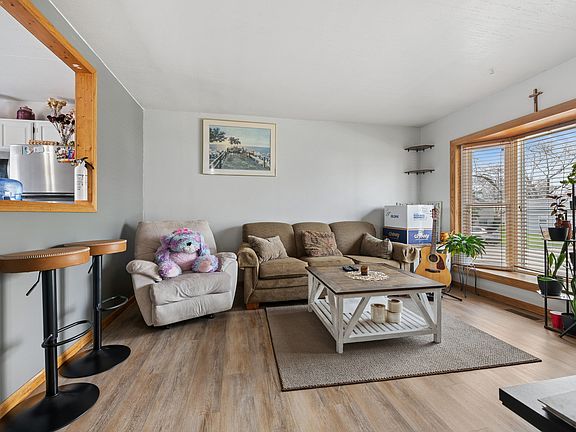 3rd image of 209 Nippert Ave