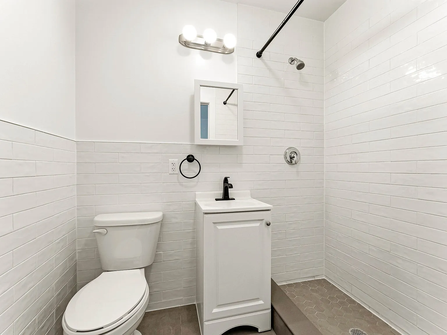 185 Utica Avenue — Photo 4