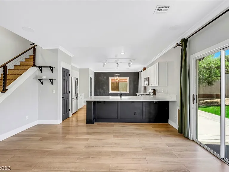 71 La Laguna St — Photo 11