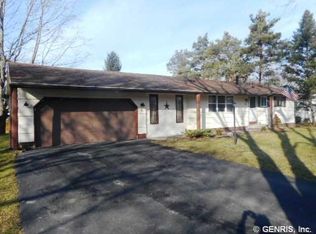73 Amsden Dr, Rochester, NY 14623