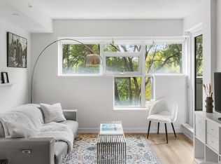 2220 Lake Shore Blvd W #301, Toronto, ON M8V 0C1