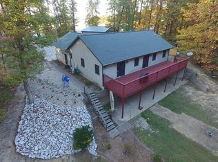 3441 Planet Dr, Charleston, IL 61920
