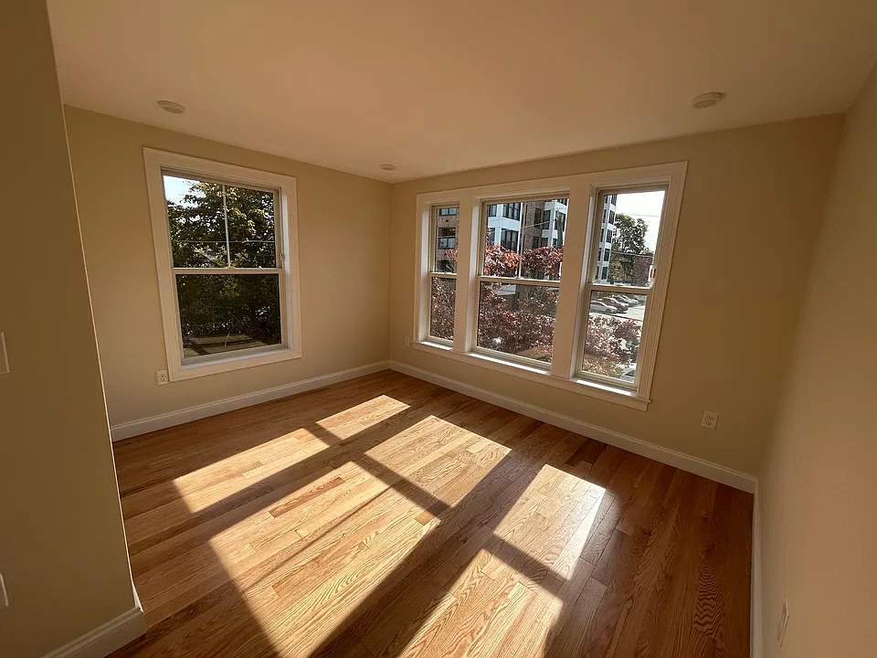 66 Ashford St #2