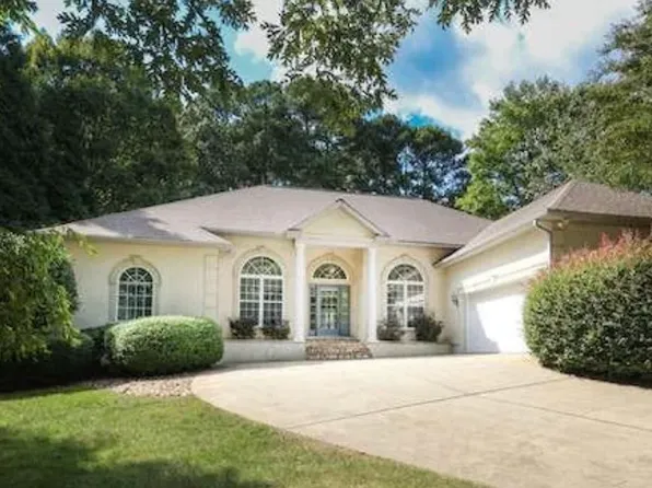 2587 Penngate Dr, Sherrills Ford, NC 28673