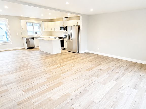 2nd image of 5797 Golden Eagle Dr #102