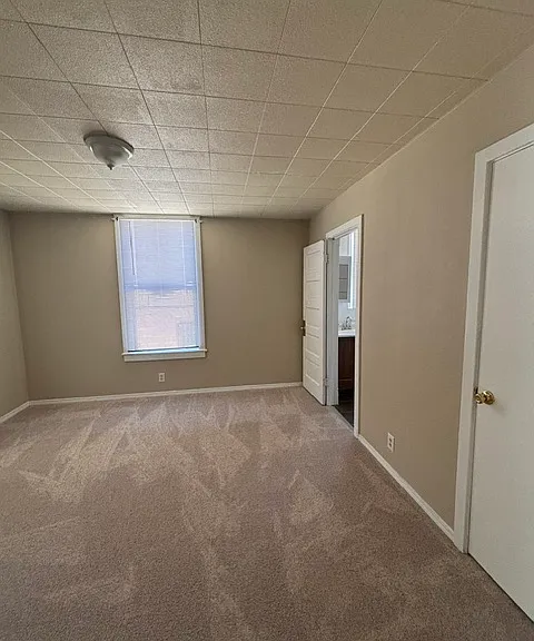 121 W Rose St — Photo 12