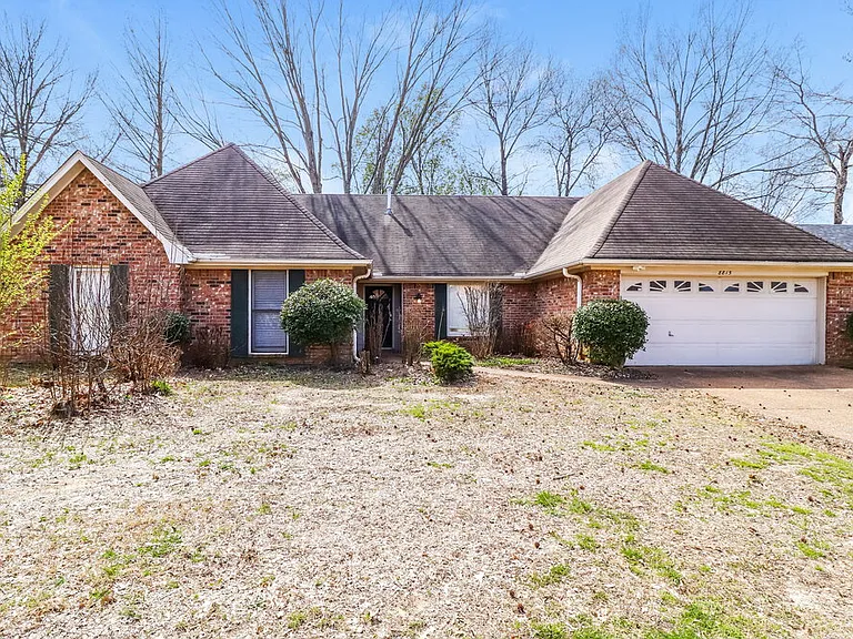 8815 Chimneyrock Blvd — Photo 1