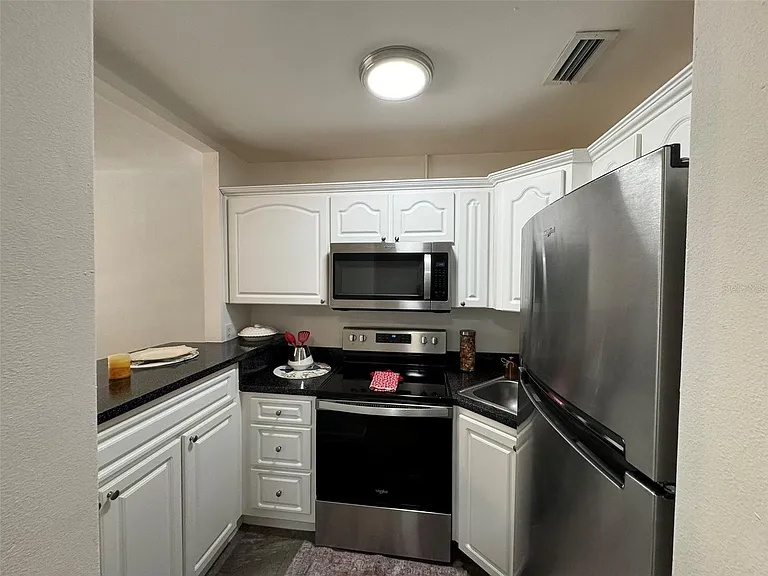 1257 Drew St #14 — Photo 3