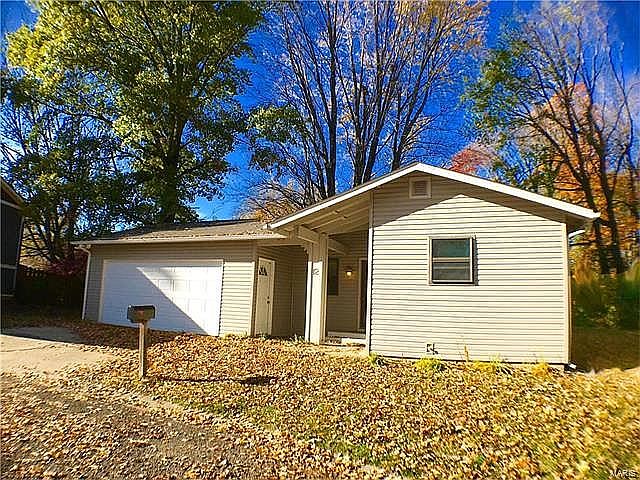 1st image of 12 Saddlewood Ln