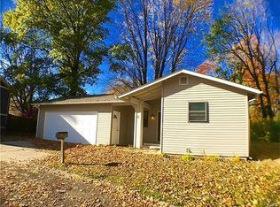 12 Saddlewood Ln, Glen Carbon, IL 62034