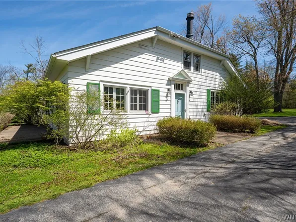 5253 Columbia Ave, Hamburg, NY 14075
