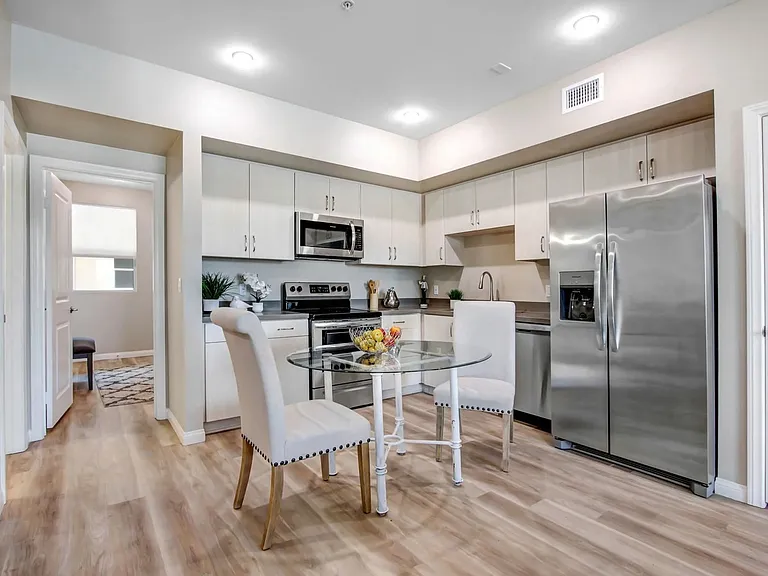 JB Center Apartments — Photo 29