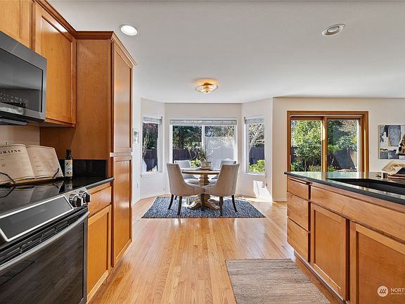 4th image of 16510 135th Avenue E