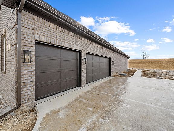 3rd image of 8560 Cobblestone Dr