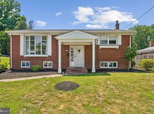 12112 Putnam Rd, Rockville, MD 20852