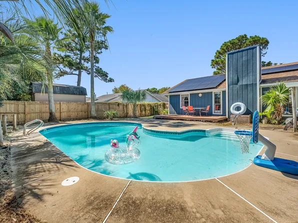 2236 Fox Den Dr, Navarre, FL 32566