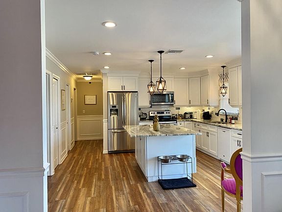 4th image of 2095 43rd Avenue