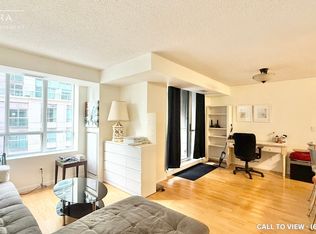 140 Simcoe St #705, Toronto, ON M5H 4E9